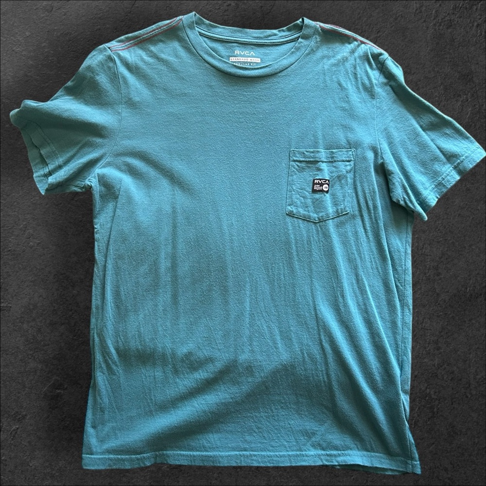 RVCA Men’s Pocket Tee Size Medium (Regular Fit)